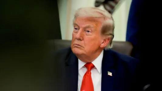 Трамп Иранға соққыны тоқтатып, келіссөзге дайын екенін мәлімдеді
