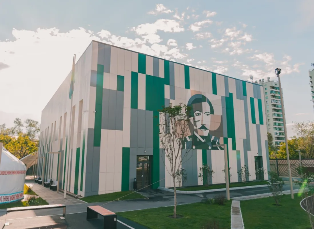 Shoqan School оқушыларды жаңа оқу жылына қабылдап жатыр
