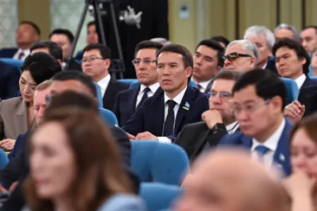 Құрылтай депутаттары ант қабылдады (видео)