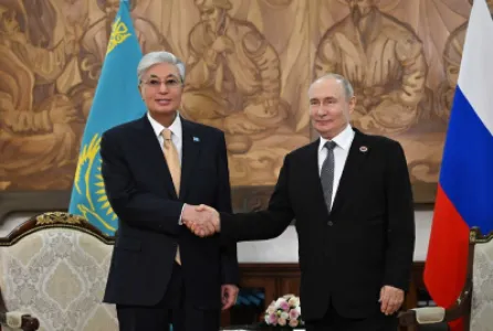 Тоқаев ШЫҰ саммиті аясында Владимир Путинмен кездесті